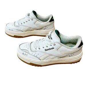 Women's Reebok Classics Chalk Casual LifeStyle‎ Shoes White Green Womens Sz 8